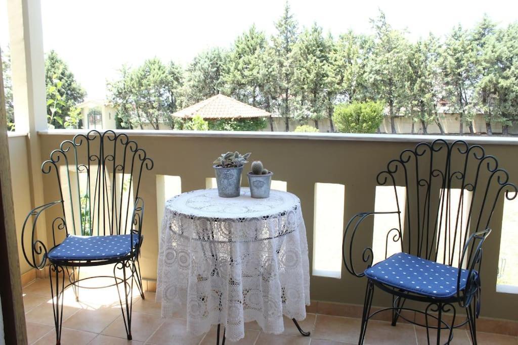 Garden House With Stunning Views Apartment